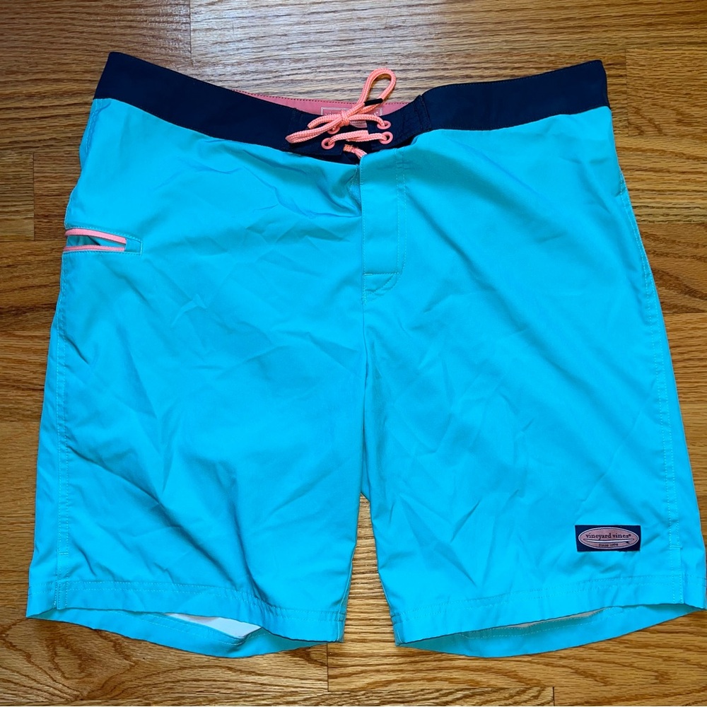 Vineyard Vines blue performance 9” board shorts size 36